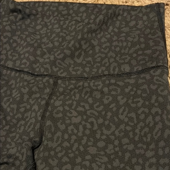 Aerie Black High-Waisted Leggings with Stretchy Performance Fabric - Picture 4 of 11